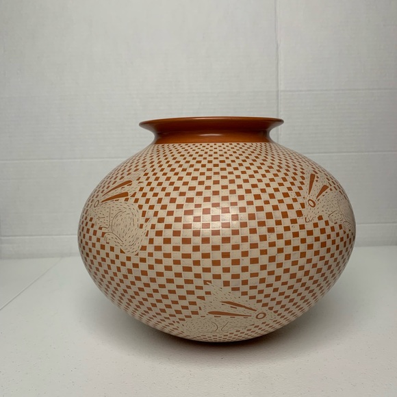 Roberto Manuelos Mata Ortiz Rabbit Pottery vase - Picture 2 of 8